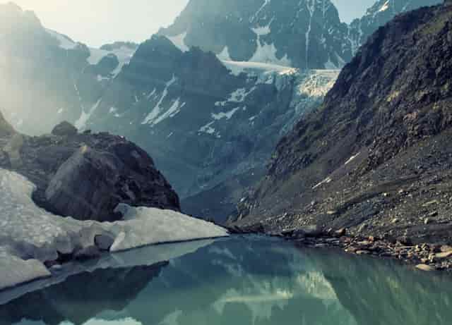 基于内容的产品中用户管理功能的分析与设计